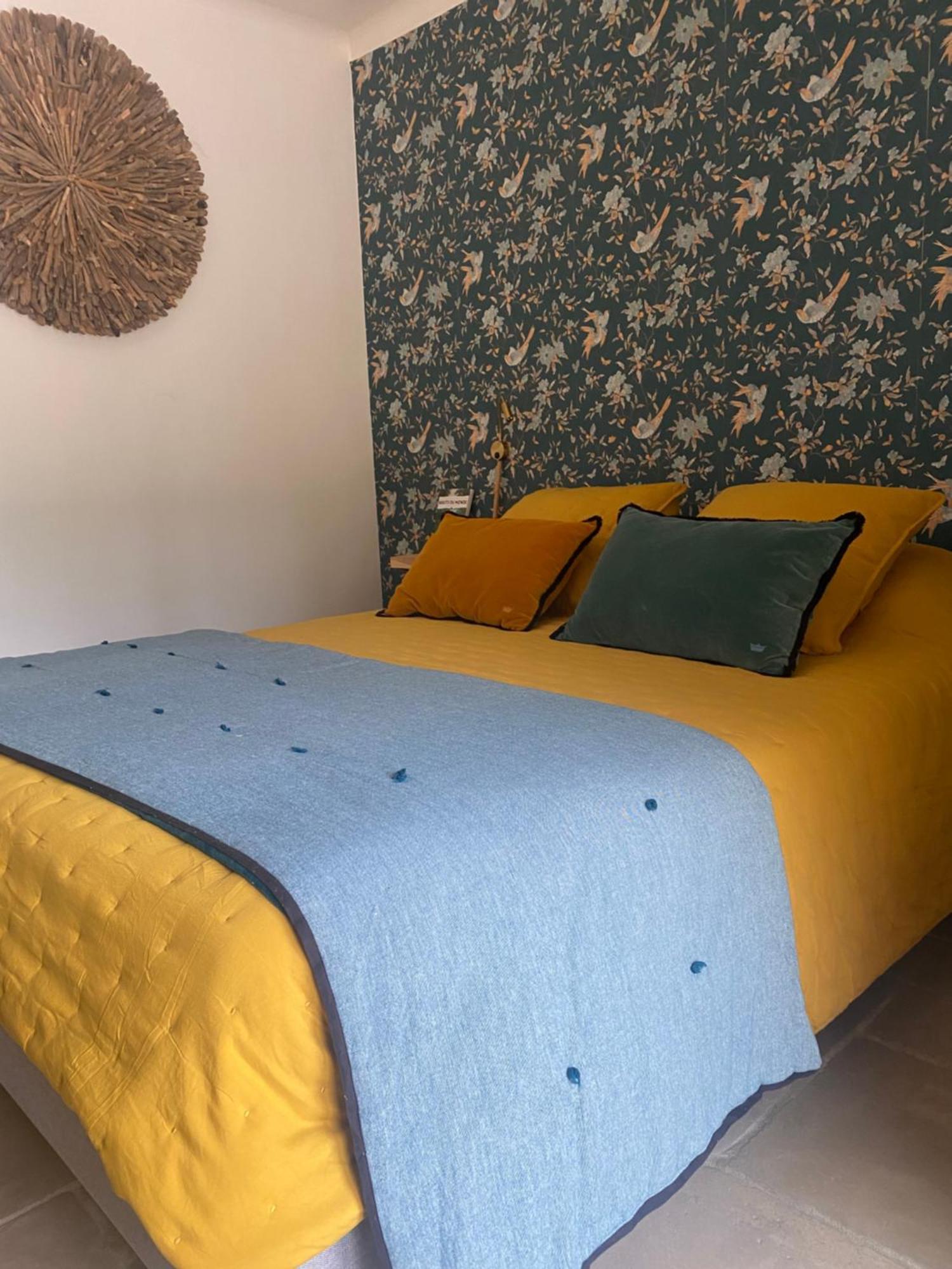 Maison Terre De Lune Mondragon Экстерьер фото