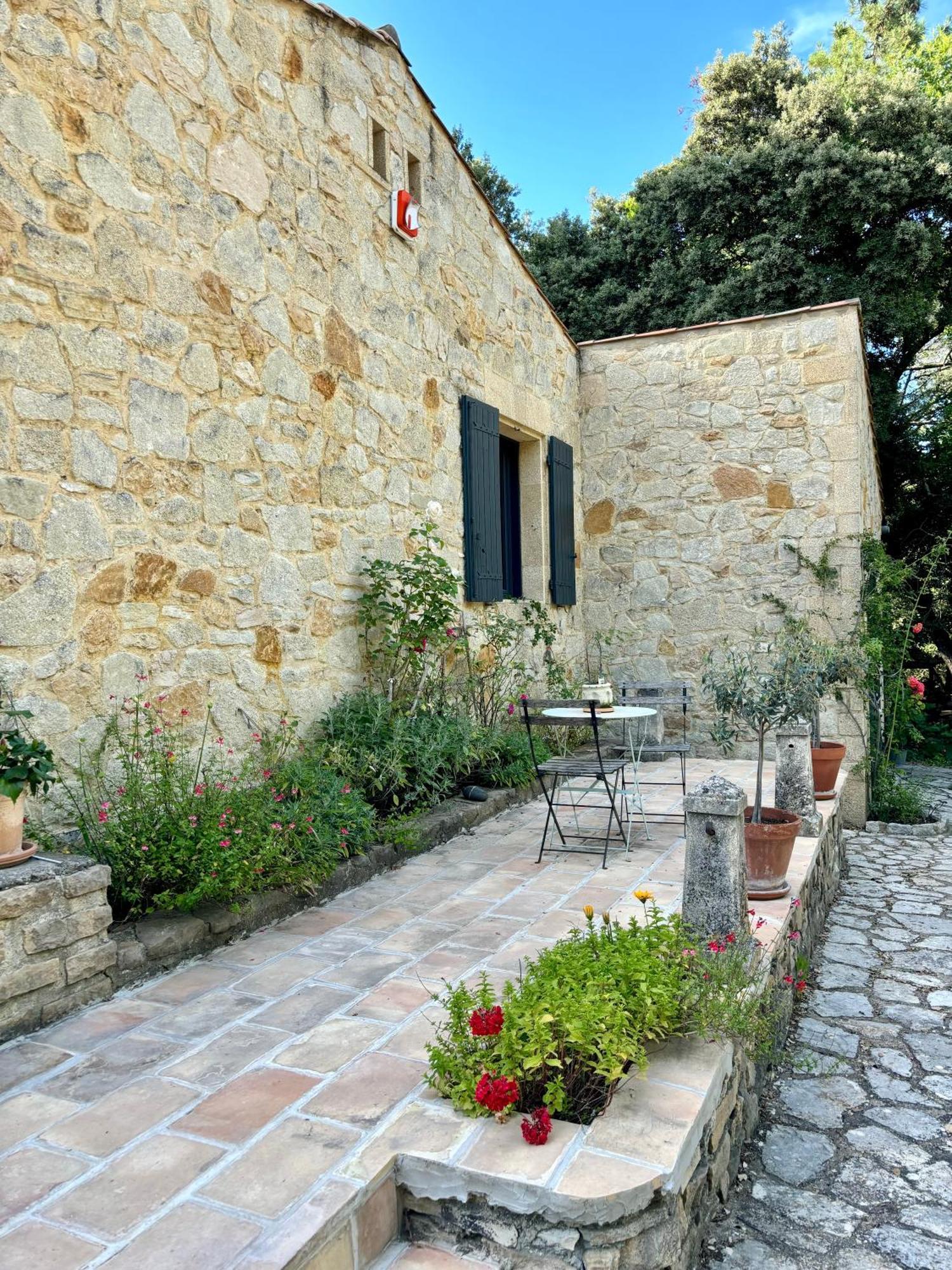 Maison Terre De Lune Mondragon Экстерьер фото